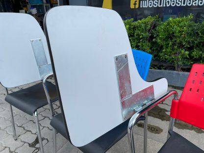 เก้าอี้เลคเชอร์ โครงขาเหล็ก พนักพิงพลาสติกคละสี ท็อปเลคเชอร์ไม้อัดสีขาว