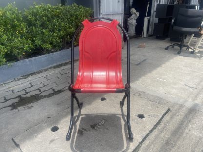 เก้าอี้เสื้อกั๊กสีแดง งานเก่า งานวินเทจ (มี 370 ตัว) ***สินค้าขายตามสภาพนะคะ***