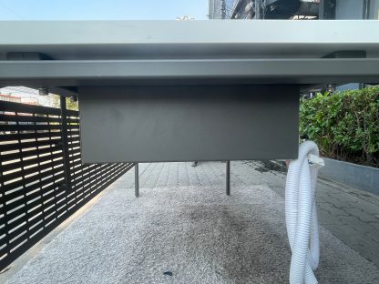 โต๊ะทำงาน โครงขาเหล็ก สีดำ ท็อปสีขาว แบรนด์ Practika