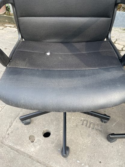 เก้าอี้สำนักงานเบาะหนัง-ผ้า สีดำ แบรนด์ ikea 