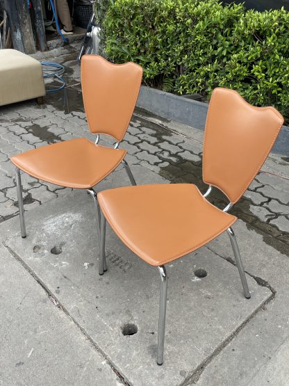 เก้าอี้โครงขาเหล็ก หนังเทียมสีน้ำตาล