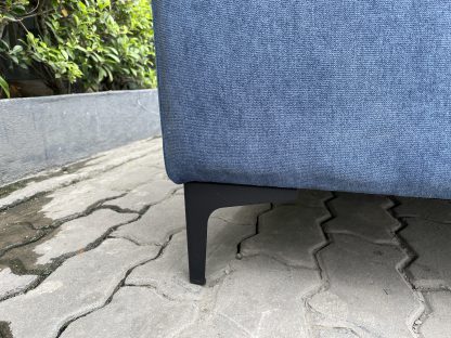 โซฟาแอล 3 ที่นั่ง เบาะผ้าสีน้ำเงิน โครงขาเหล็กสีดำ