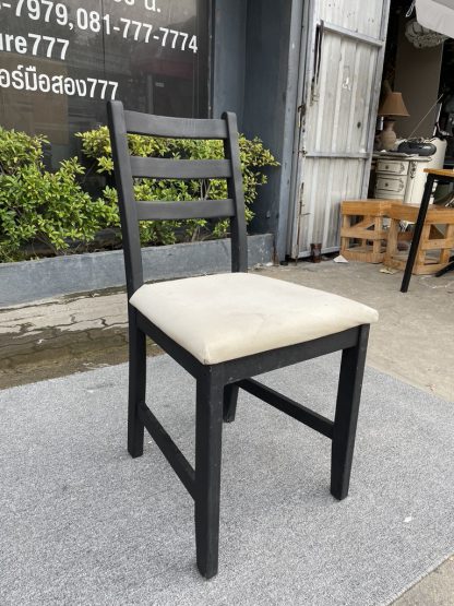 เก้าอี้ โครงขาไม้ สีดำ เบาะผ้าสีเทา แบรนด์ IKEA