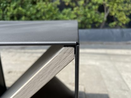 โต๊ะข้างเตียง โครงเหล็กสีดำ สไตล์โมเดิร์น