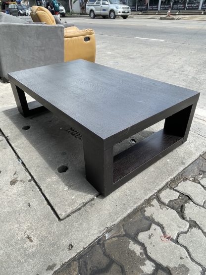 โต๊ะกลางโครงขาไม้สีดำ ขาสี่เหลี่ยม