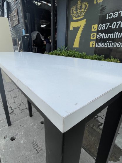 โต๊ะบาร์ ท็อปสีขาว โครงขาไม้สีดำ