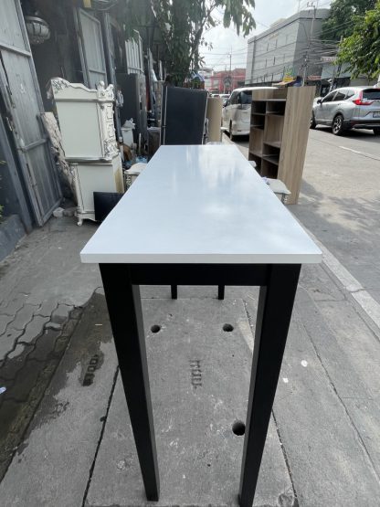 โต๊ะบาร์ ท็อปสีขาว โครงขาไม้สีดำ