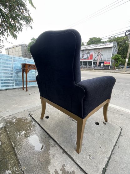 เก้าอี้อาร์มแชร์ เบาะผ้าสีดำ ขาไม้สีทอง
