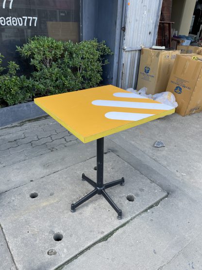 โต๊ะบาร์ โครงขาเหล็ก ท็อปไม้อัด พิมพ์ลายกราฟฟิกสีเหลือง
