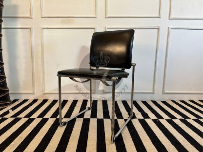 21.เก้าอี้เบาะหนัง PU สีดำ โครงขาสเเตนเลส