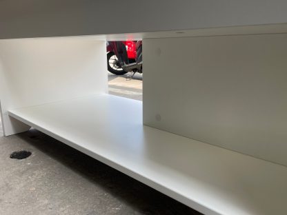 โต๊ะกลางอเนกประสงค์ สีขาว ท็อปไม้อัดสีบีช เปิดเป็นช่องเก็บของได้