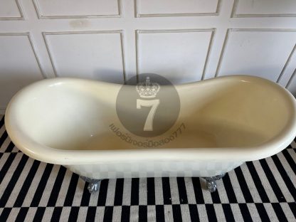 22.อ่างอาบน้ำไฟเบอร์ สไตล์วินเทจ โครงขาสเเตนเลสสีเงิน