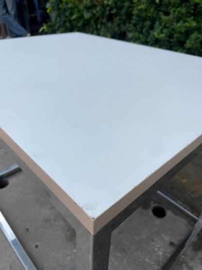 โต๊ะกลาง ท็อปไม้อัดสีขาว โครงสแตนเลส
