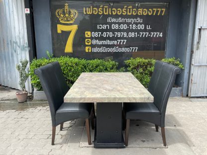 ชุดโต๊ะอาหาร 4 ที่นั่ง ท็อปหินอ่อน โครงขาไม้ บุหนังเทียม สีดำดึงดุม พร้อมเก้าอี้เบาะหนังเทียมสีดำ โครงขาไม้
