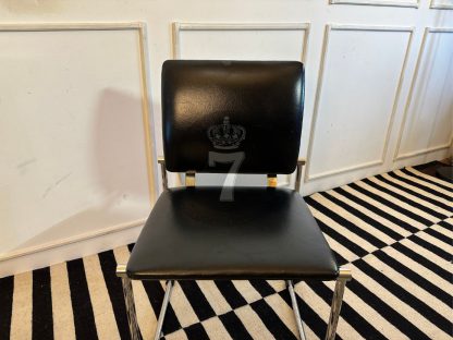 21.เก้าอี้เบาะหนัง PU สีดำ โครงขาสเเตนเลส