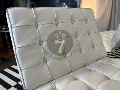 23.ชุดเก้าอี้บาร์เซโลน่า 2 ตัว เบาะหนังแท้สีขาว ดึงดุม โครงขาเหล็ก