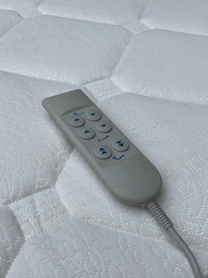 เตียงไฟฟ้า 3.5 ฟุต บุนวมสีครีม พร้อมที่นอนยางพารา 3.5 ฟุต แบรนด์ Woodfield รุ่น E-Hybrid I สีขาว