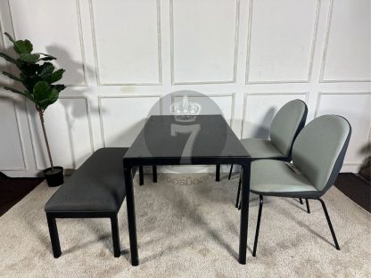 28.โต๊ะทานข้าวท็อปไม้จริงสีดำ 4 ที่นั่ง แบรนด์ ModernForm
