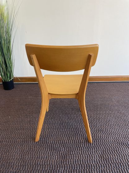 เก้าอี้ไม้จริง สีน้ำตาลลายไม้ สไตล์มูจิ