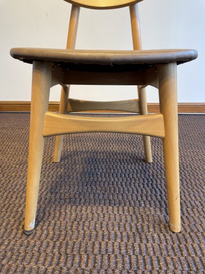 เก้าอี้ไม้จริง เบาะหนังเทียม สีน้ำตาล