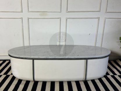 21.โต๊ะกลางท็อปหินอ่อนสีขาว ฐานไม้ โครงขาสเเตนเลสสีเงิน