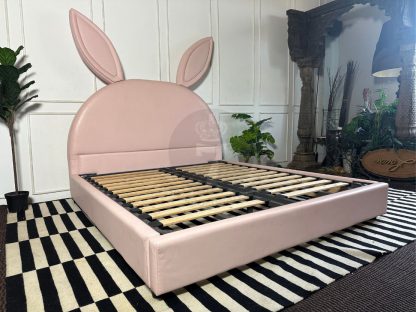 22.เตียงนอน Pink Bunny ขนาด 5 ฟุต บุหนัง PU สีชมพู พื้นเตียงไม้สนโครงขาเหล็ก