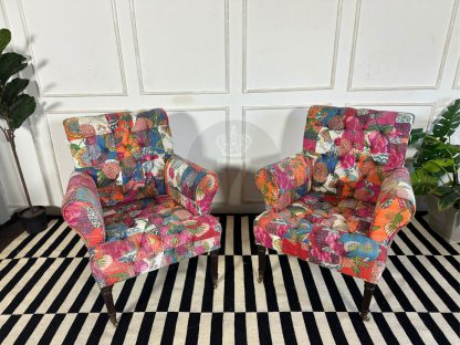 25.เก้าอี้อาร์มแชร์เบาะผ้าลายดอกไม้หลากสี แบรนด์ BOHEMIAN