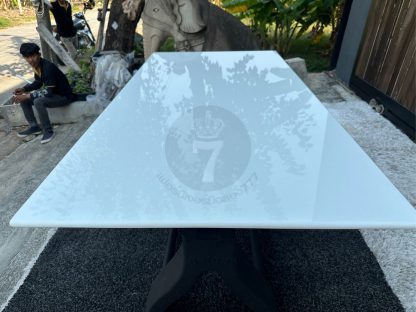06.โต๊ะทานข้าวท็อปหินเทียมสีขาว โครงขาเกล็กสีดำ