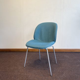 เก้าอี้โครงเหล็ก หุ้มผ้าเบาะนั่งและพนักพิง สีเทา