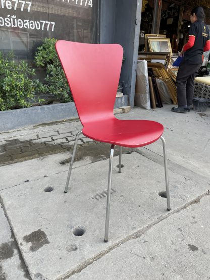 เก้าอี้ไม้จริง สีแดงเชอร์รี่ ขาเหล็ก