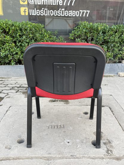 เก้าอี้ เบาะและพนักพิงผ้า สีแดงอมส้ม ขาเหล็กสีดำ