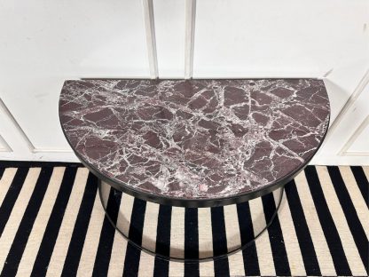 01.โต๊ะคอนโซลท็อปหินอ่อนสีน้ำตาล โครงขาเหล็กสีดำ