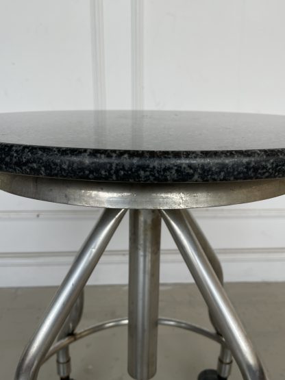 โต๊ะกลางทรงกลม ท็อปหินอ่อนเทียม โครงขาสแตนเลส มีล้อเลื่อน