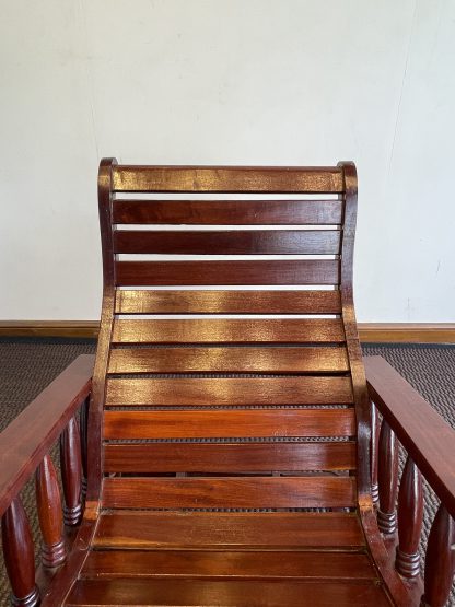 เก้าอี้โยกไม้มะค่า ตีลายระแนง โครงไม้งานกลึง