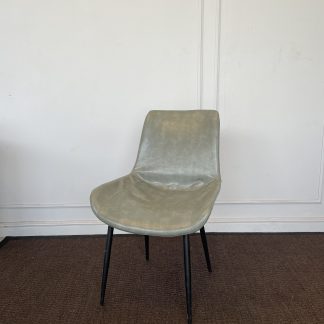 เก้าอี้ เบาะหนังเทียมสีเทา โครงขาเหล็กสีดำ