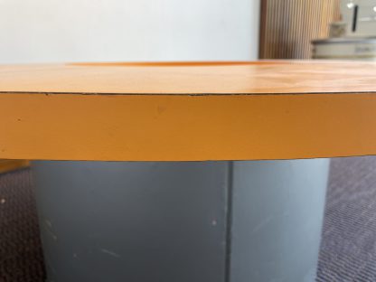 โต๊ะอเนกประสงค์สำหรับเด็ก ท็อปไม้ MDF ทรงกลมสีส้ม