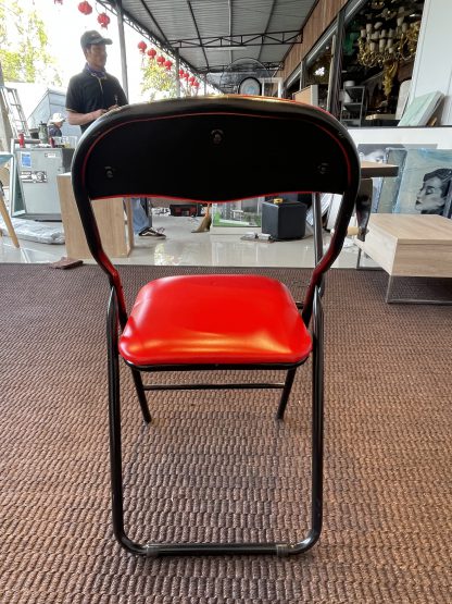 เก้าอี้เลคเชอร์ เบาะหนังเทียมสีแดง โครงเหล็กสามารถพับได้