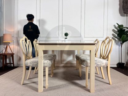 10.โต๊ะทานอาหาร 4 ที่นั่ง ท็อปหินอ่อนสีขาวโครงขาไม้ พร้อมเก้าอี้เบาะผ้าลายดอกไม้ เข้าเซ็ต