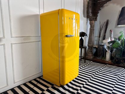 44.ตู้เย็น แบรนด์ SMEG สีเหลืองมัสตาร์ต Made In Italy สภาพใหม่