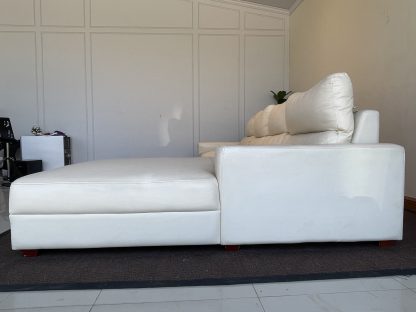 โซฟาแอล 4 ที่นั่ง เบาะหนังเเท้ผิวสัมผัส สีขาวครีม ขาไม้