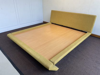เตียง 6 ฟุต หุ้มผ้าหัวเตียงและโครงเตียง สีเหลือง