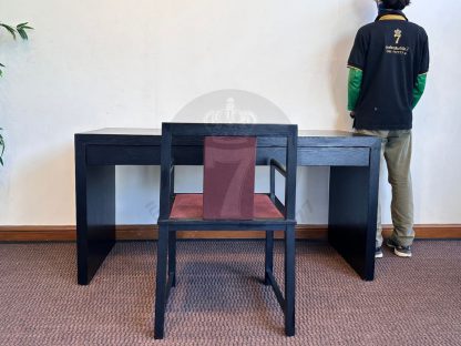 07.โต๊ะทำงานไม้ 2 ลิ้นชัก พร้อมเก้าอี้โครงไม้จริงเบาะผ้าสีแดงเลือดหมู เข้าเซ็ต