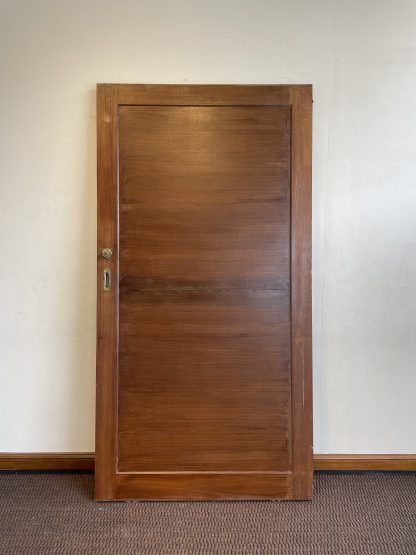 ประตูบานเลื่อน พร้อมกระจกเงา โครงไม้จริงผสมไม้ MDF สีน้ำตาล