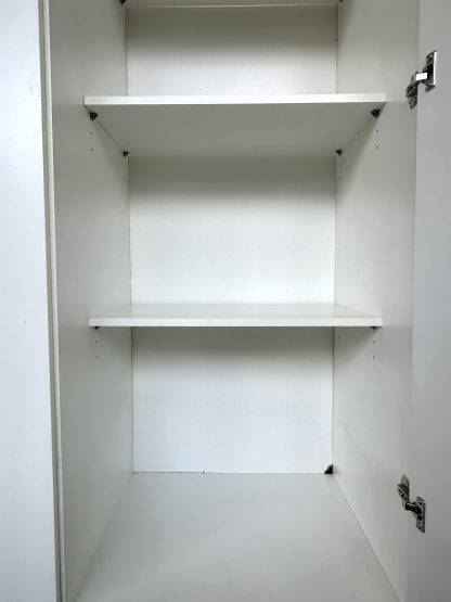 ตู้เสื้อผ้า ไม้ MDF สีขาว 3 บานเปิด พร้อมมือจับ แบรนด์ IKEA