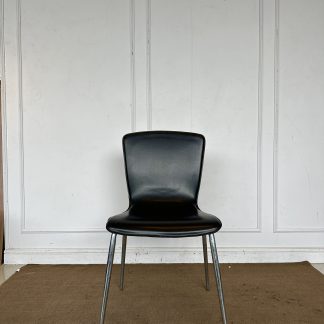 เก้าอี้อเนกประสงค์ เบาะหนังเทียม สีดำ โครงขาเหล็ก แบรนด์ T:Scale
