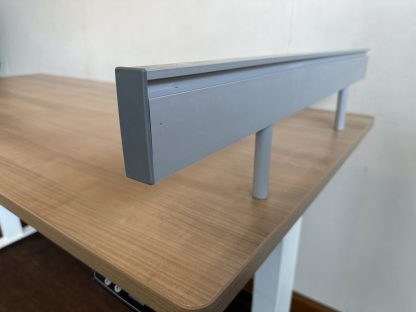 โต๊ะทำงานปรับระดับไฟฟ้า ท็อปไม้ 1.8 เมตร สีบีช