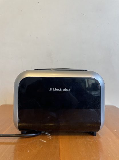 เครื่องปิ้งขนมปัง 2 ช่อง แบรนด์ Electrolux รุ่น ETS-3100 สีดำ