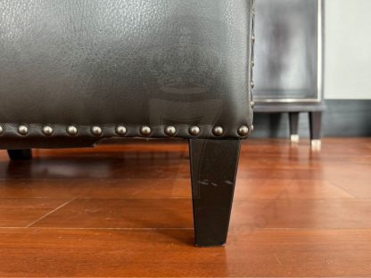 4 เก้าอี้อาร์มแชร์เบาะหนังแท้สีดำ อาร์มและพนักตอกหมุดเหล็ก ขาไม้จริงสีดำ