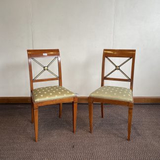 เก้าอี้ไม้โอ๊ค (แบบที่ 2) เบาะผ้าสีเขียว พนักพิงหลังรูปตัว X