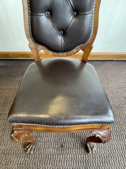 เก้าอี้ไม้โอ๊ค (แบบที่ 6) เบาะและพนักพิงหลังหุ้มหนังเทียมสีน้ำตาล